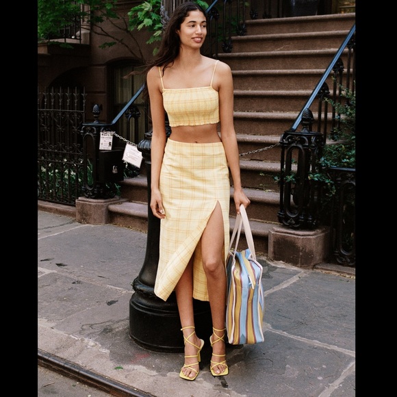 NWOT Zara pleated belted midi skirt in sand size xs